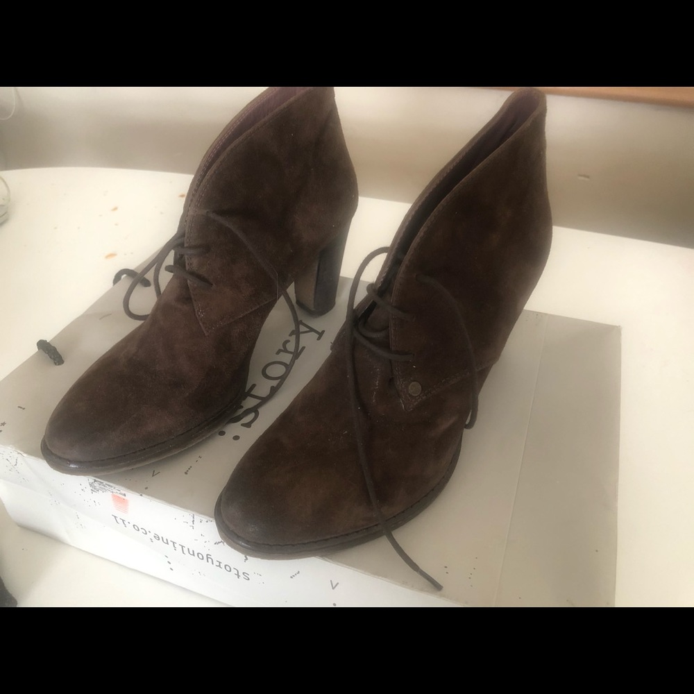 Women’s Francesco Morichetti  brown booties size 9